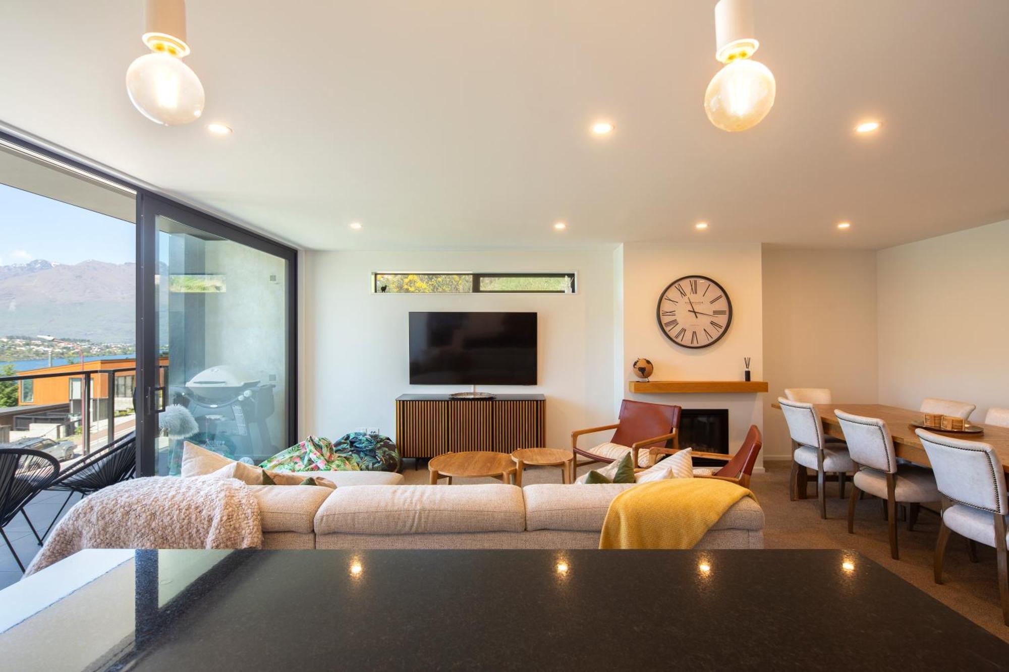 Fantastic 4 Bdr Home, Ac, Wifi, Coffee Machine * Queenstown
