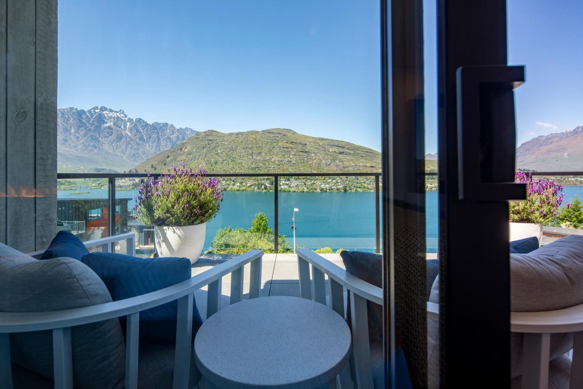 Fantastic 4 Bdr Home, Ac, Wifi, Coffee Machine Queenstown
